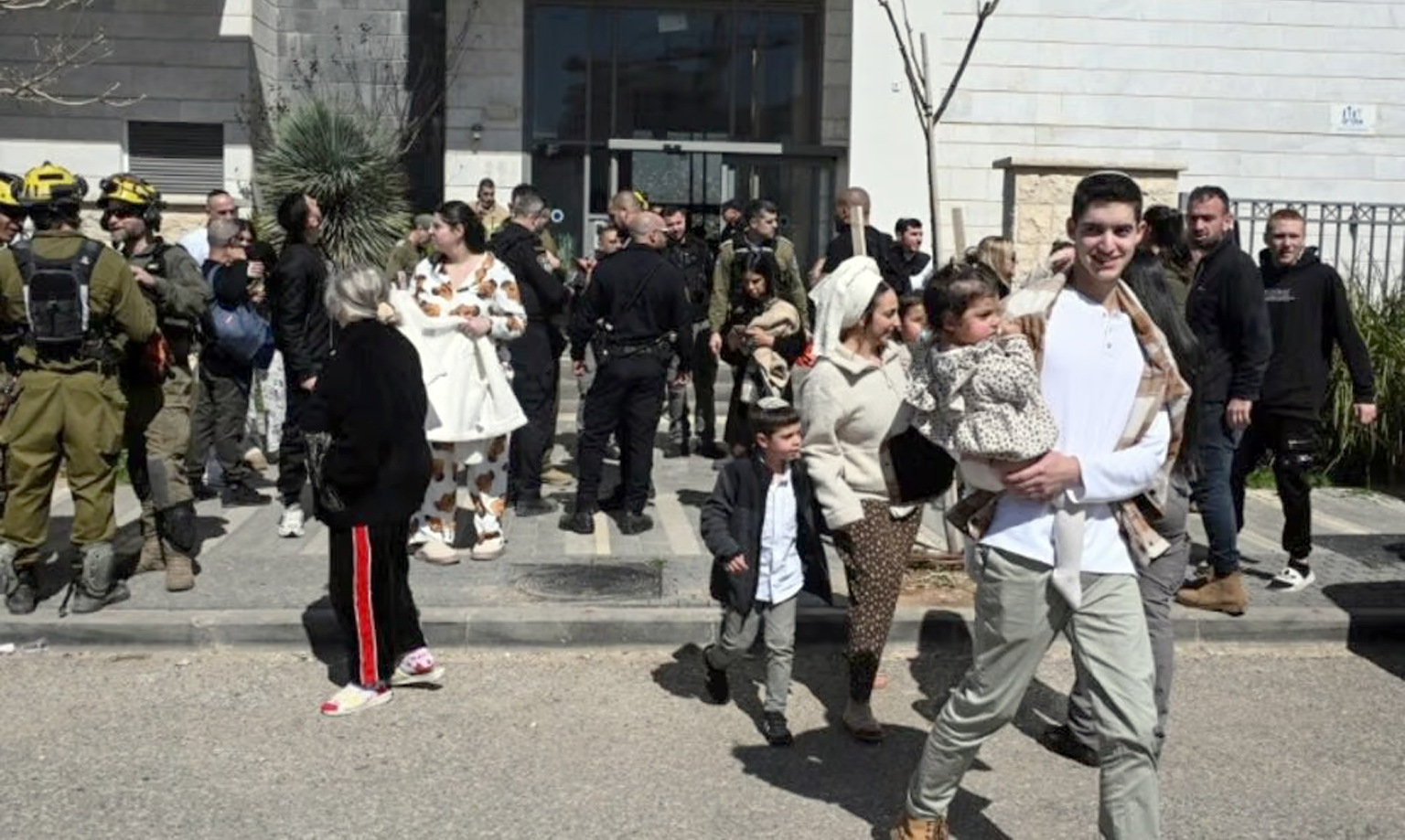 israel schools off 3