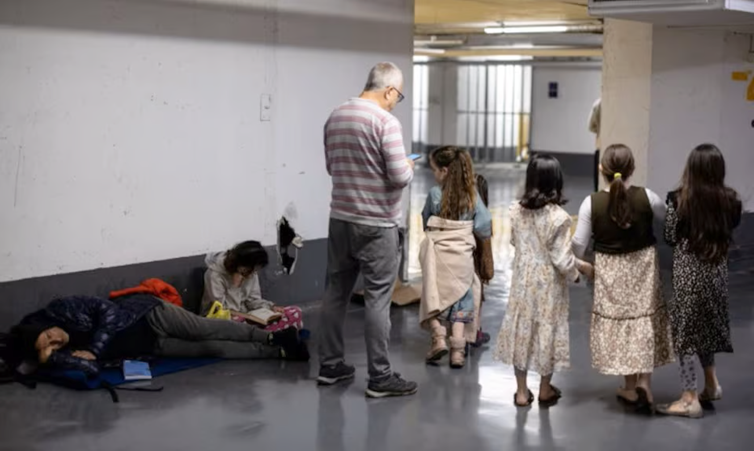 israel schools off 4