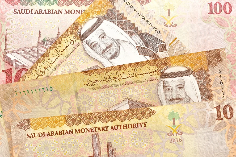 10 riyal and 100 riyal banknotes saudi arabia riy 2026 01 08 22 12 33 utc