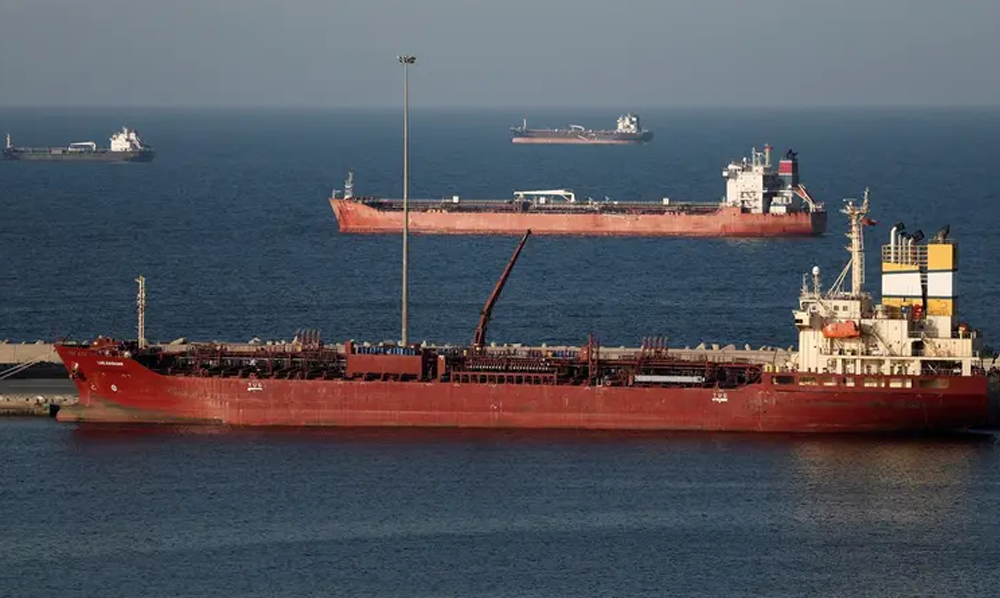 ینبع سے بحیرہ احمر کے راستے روانہ ہونے والا تیل بردار جہاز