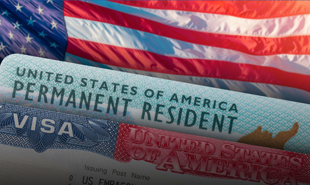 امریکا میں ایرانی حکام کے گرین کارڈ کی منسوخی اور قانونی کارروائی کی علامتی تصویر