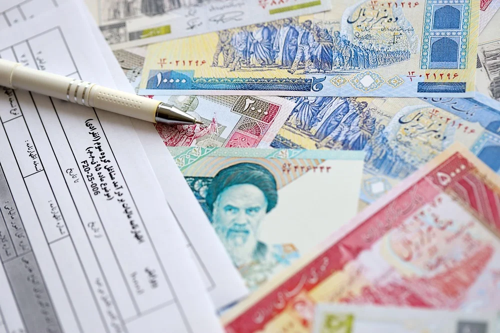 banknote accounting with pen and official document 2026 01 08 22 18 31 utc