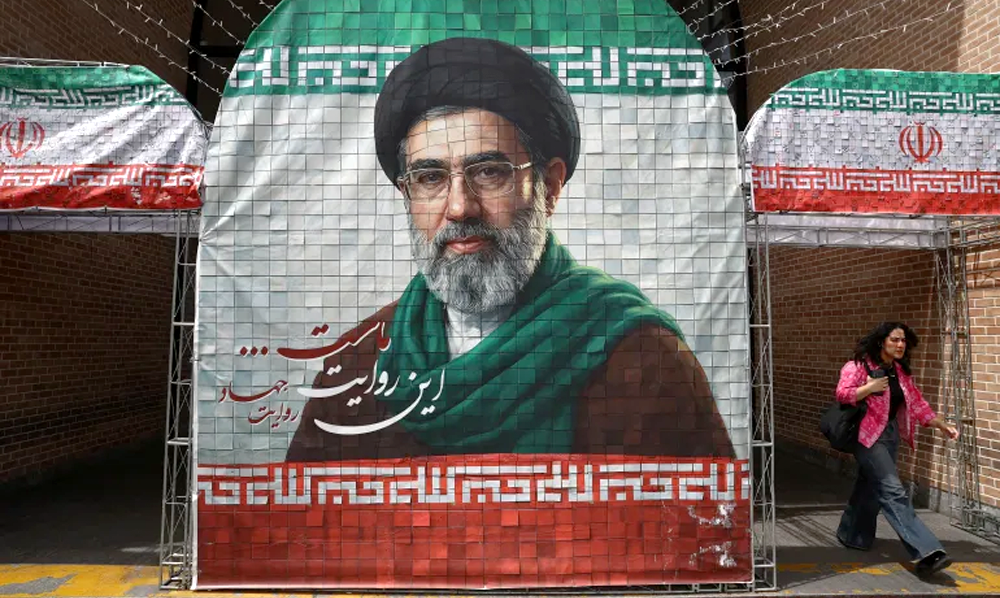 ایران کی موجودہ سیاسی صورتحال، مجتبیٰ خامنہ ای پُراسرار طور پر غائب اور تہران میں اقتدار کے نئے مراکز کا خاکہ